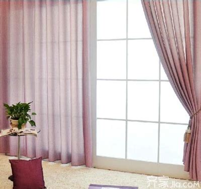 淺紫色窗簾